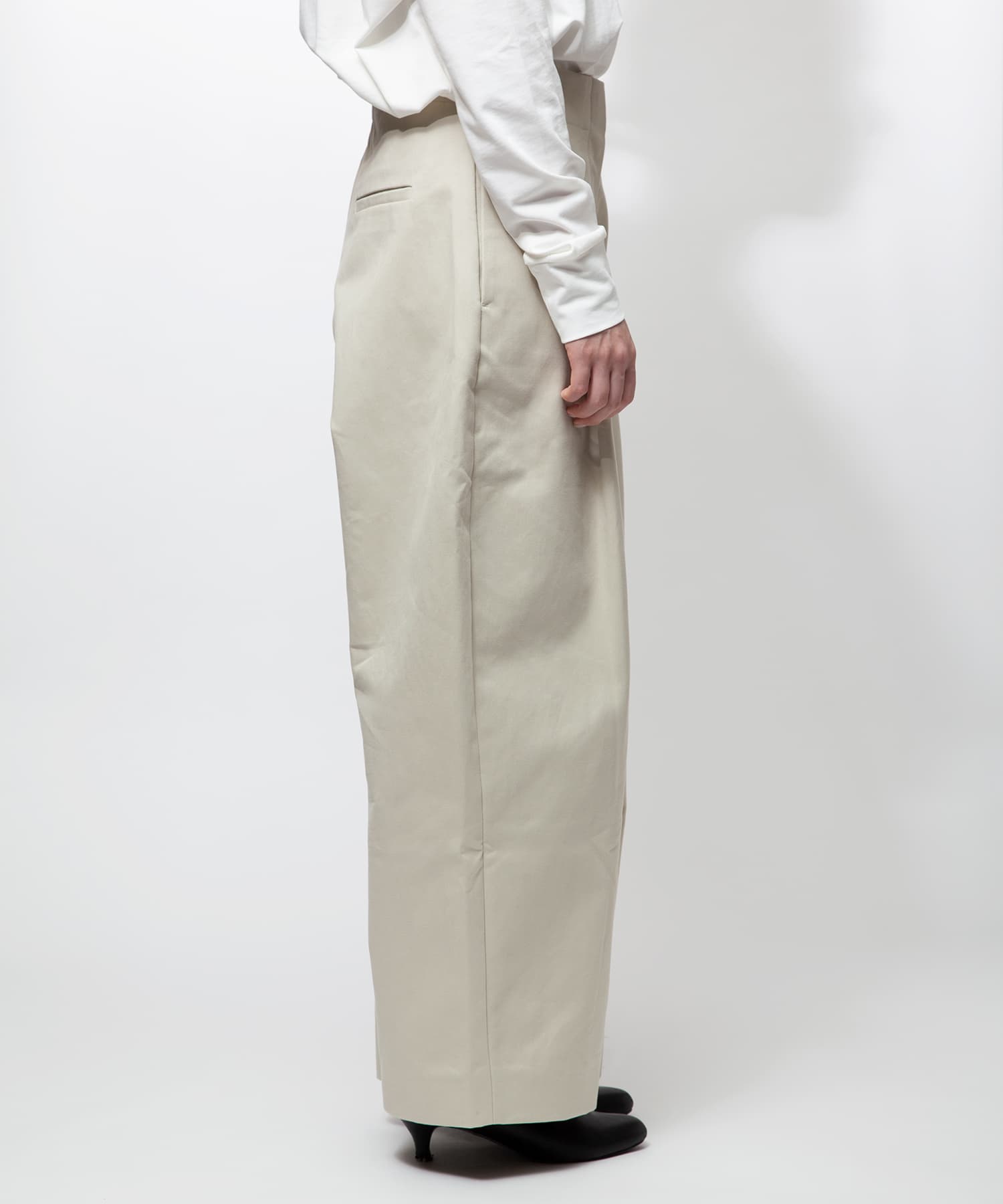 STUDIO NICHOLSON PEACHED COTTON TWILL VOLUME PLEAT PANTS