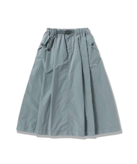 and wander oversized cargo skirt (W) / アンドワンダー オーバーサイズカーゴスカート（W）