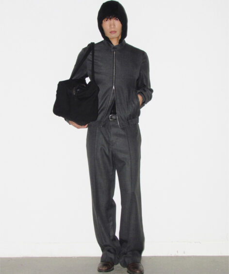 EE RELAXED LINE PIN-TUCK SLACKS  / イーイー リラックス ライン ピンタック スラックス