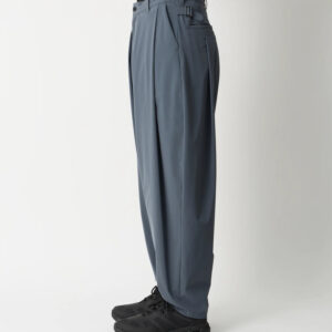White Mountaineering 8 TUCK WIDE TAPERED PANTS / ホワイト