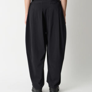 White Mountaineering 8 TUCK WIDE TAPERED PANTS / ホワイト
