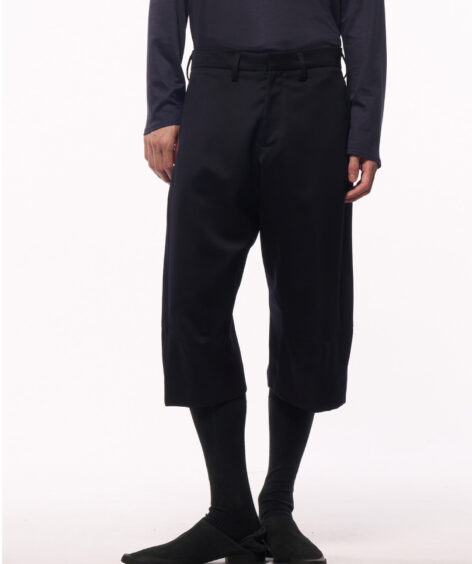 OMAR AFRIDI KNEE DARTED FLARE SHORTS / オマールアフリディ ニー ダーテッド フレア ショーツ