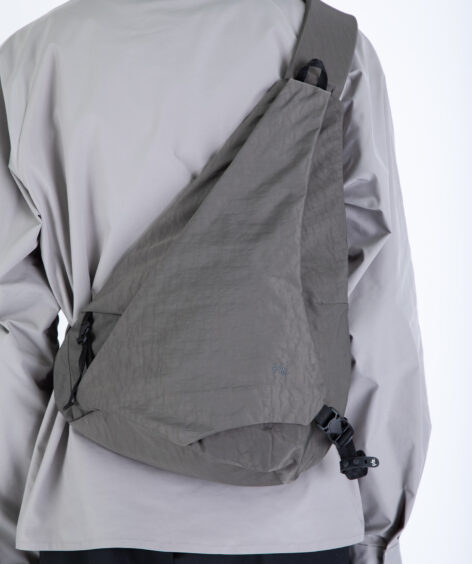 F/CE. TEXTURED TWILL LAYERED SLINGER BAG / エフシーイー テクスチャード ツイル レイヤード スリンガー バッグ