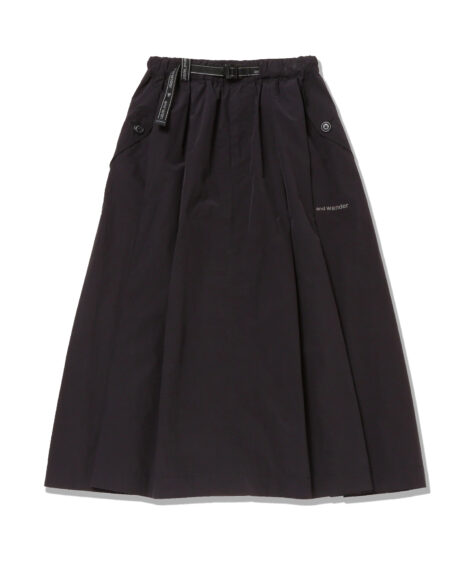 and wander oversized cargo skirt (W) / アンドワンダー オーバーサイズド カーゴスカート (W)