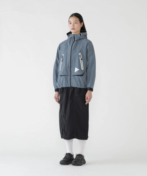 and wander crinkled nylon skirt (W) / アンドワンダー リンクルド ナイロン スカート（W）